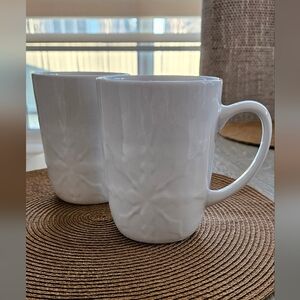 New Unused Snowflake White Ceramic Mug Set